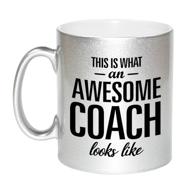 Foto van Awesome coach cadeau mok / beker zilver 330 ml - feest mokken