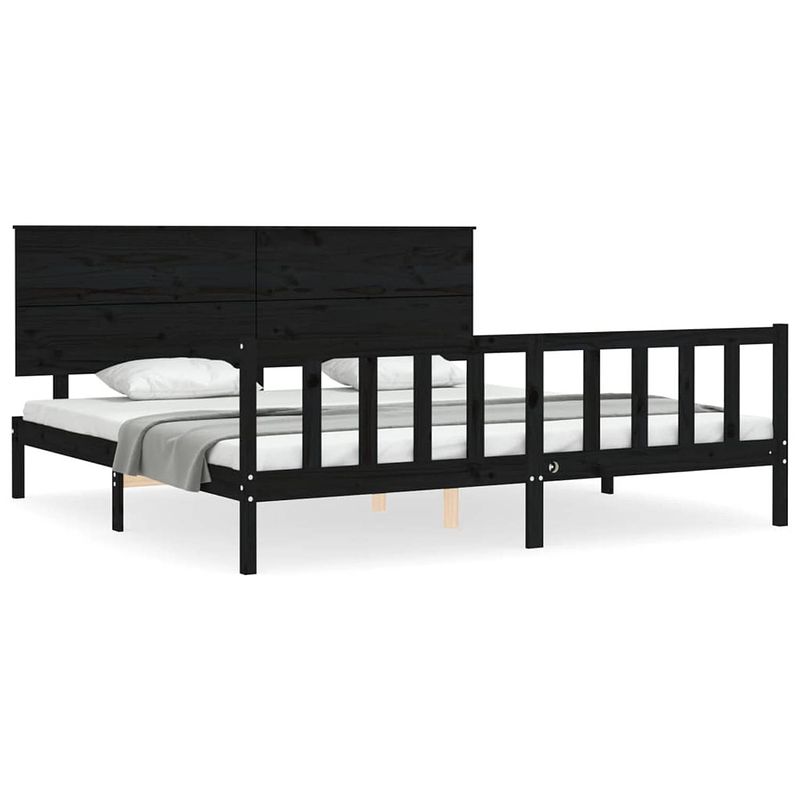 Foto van The living store massief grenenhouten bedframe - 205.5 x 205.5 x 82.5 cm - zwart