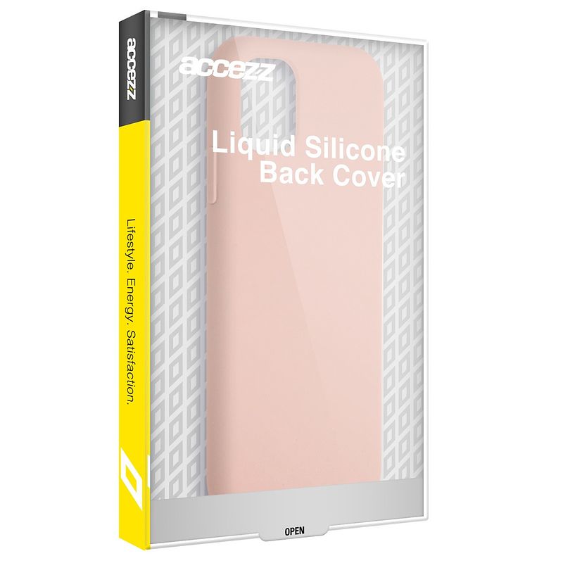 Foto van Accezz liquid silicone backcover iphone 15 plus telefoonhoesje roze