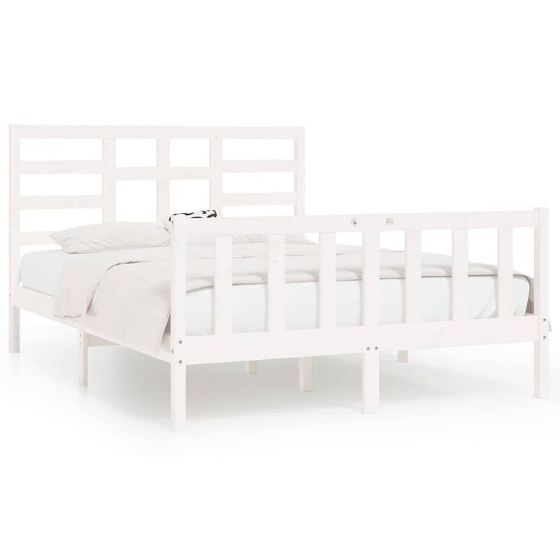 Foto van The living store houten bedframe - massief grenenhout - 205.5 x 166 x 104 cm - wit