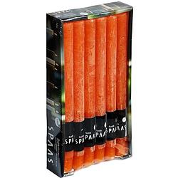 Foto van 12x lange rustieke kaarsen oranje 25 cm 10 branduren huishoudkaarsen/dinerkaarsen/tafelkaarsen - dinerkaarsen