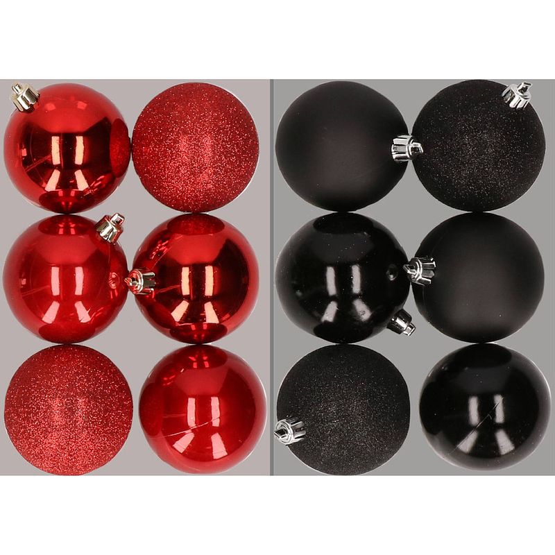 Foto van 12x stuks kunststof kerstballen mix van rood en zwart 8 cm - kerstbal