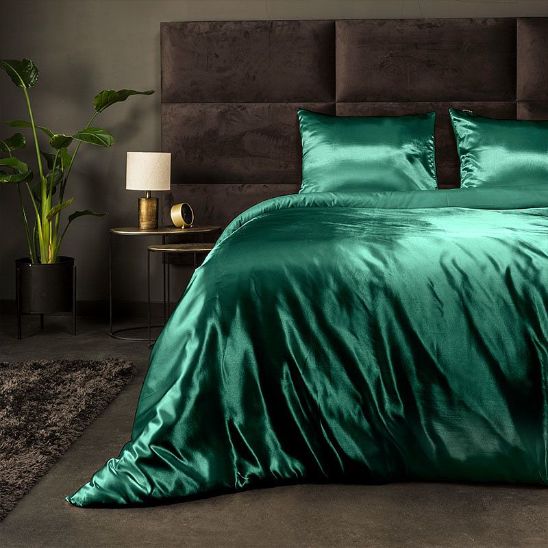 Foto van Fresh & co silk satin dekbedovertrek kleur: flessengroen, 240 x 220 cm