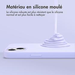 Foto van Accezz liquid silicone backcover met magsafe iphone 15 pro max telefoonhoesje paars