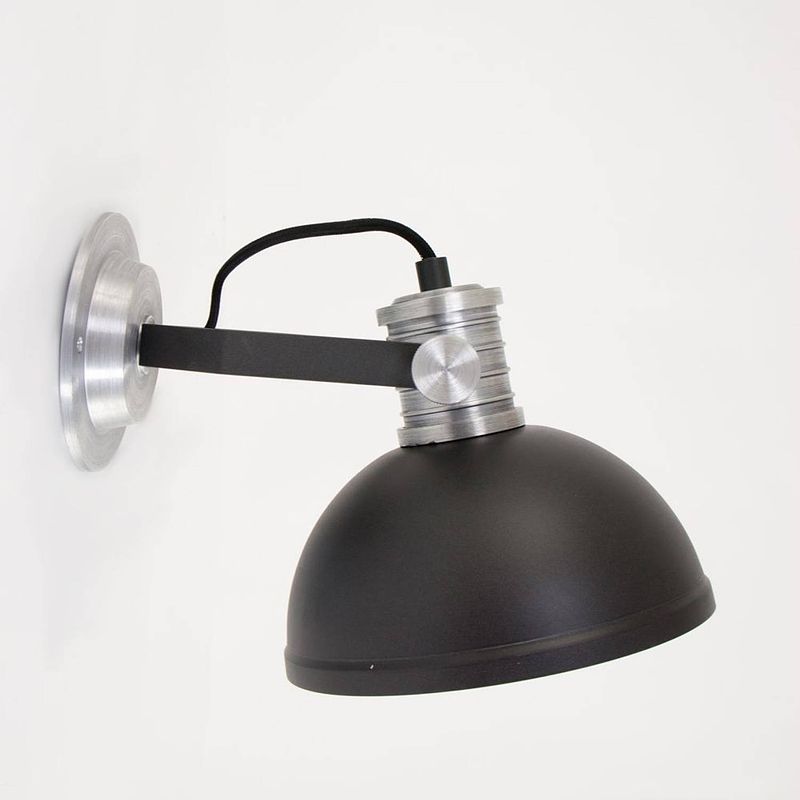 Foto van Lightning - industriele wandlamp reflektor - zwart