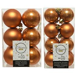 Foto van Kerstversiering kunststof kerstballen cognac bruin 4-6 cm pakket van 40x stuks - kerstbal