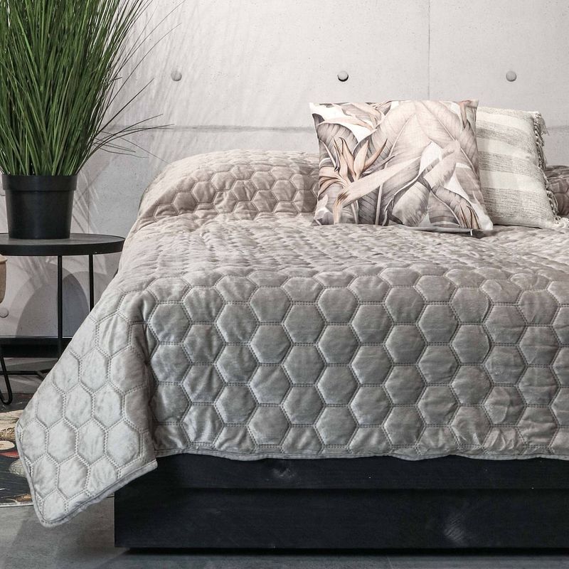 Foto van Unique living peggy - bedsprei - tweepersoons - 220x220 cm - light grey