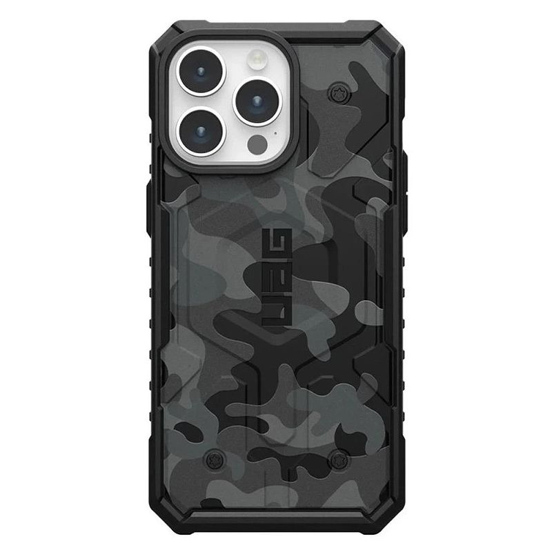 Foto van Uag pathfinder backcover iphone 15 pro max telefoonhoesje groen