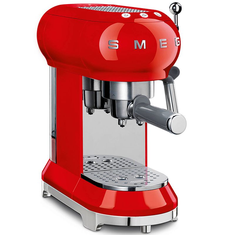 Foto van Smeg ecf01rdeu espresso apparaat rood
