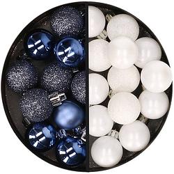 Foto van 34x stuks kunststof kerstballen donkerblauw en wit 3 cm - kerstbal