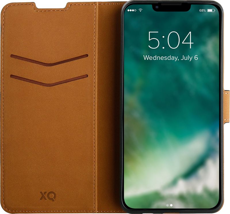 Foto van Xqisit wallet case apple iphone 13 book case zwart