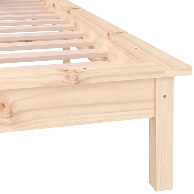 Foto van The living store houten bedframe - grenenhout - 135 x 190 cm - met led-verlichting