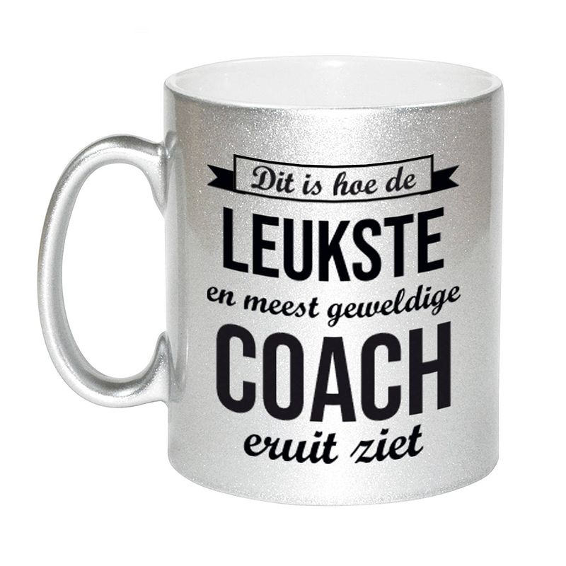 Foto van Zilveren leukste en meest geweldige coach cadeau koffiemok / theebeker 330 ml - feest mokken