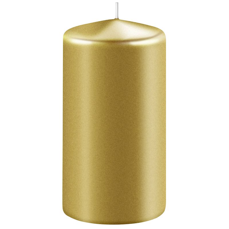 Foto van 1x metallic gouden cilinderkaars/stompkaars 6 x 15 cm 58 branduren - stompkaarsen