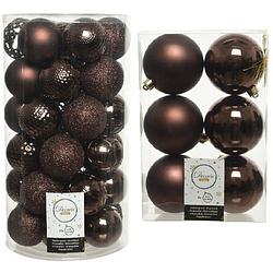 Foto van Kerstversiering kunststof kerstballen donkerbruin 6-8 cm pakket van 49x stuks - kerstbal