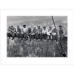 Foto van Pyramid lunch on a skyscraper kunstdruk 80x60cm