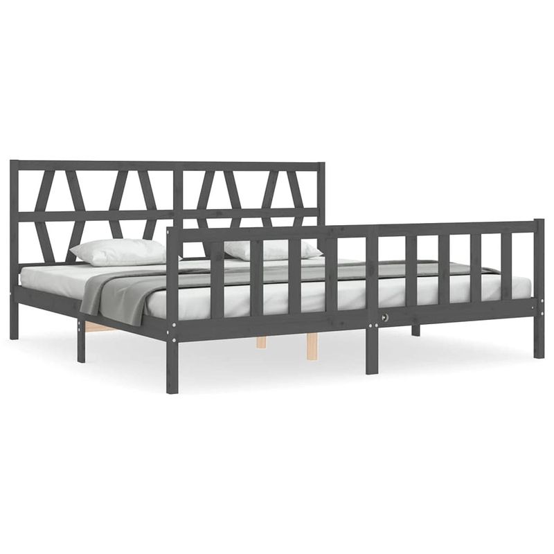 Foto van The living store houten bedframe - grijs - 205.5 x 205.5 x 100 cm - massief grenenhout