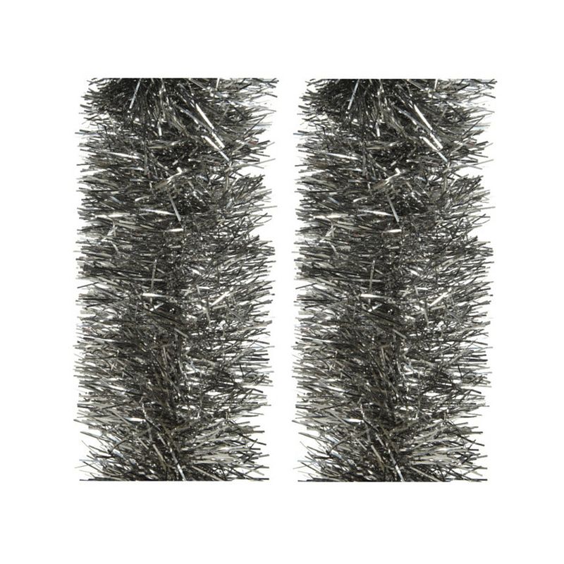 Foto van 2x stuks kerstboom slingers/lametta guirlandes antraciet (warm grey) 270 x 10 cm - kerstslingers