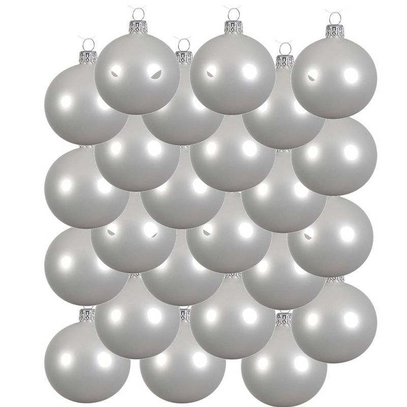 Foto van 24x glazen kerstballen glans winter wit 8 cm kerstboom versiering/decoratie - kerstbal