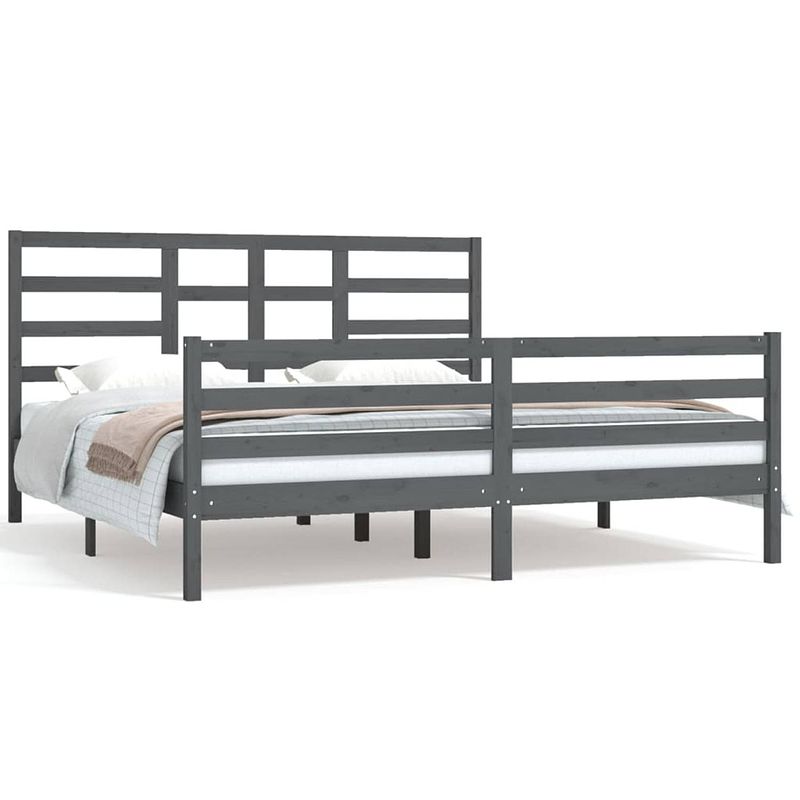 Foto van Vidaxl bedframe massief hout grijs 180x200 cm 6ft super king