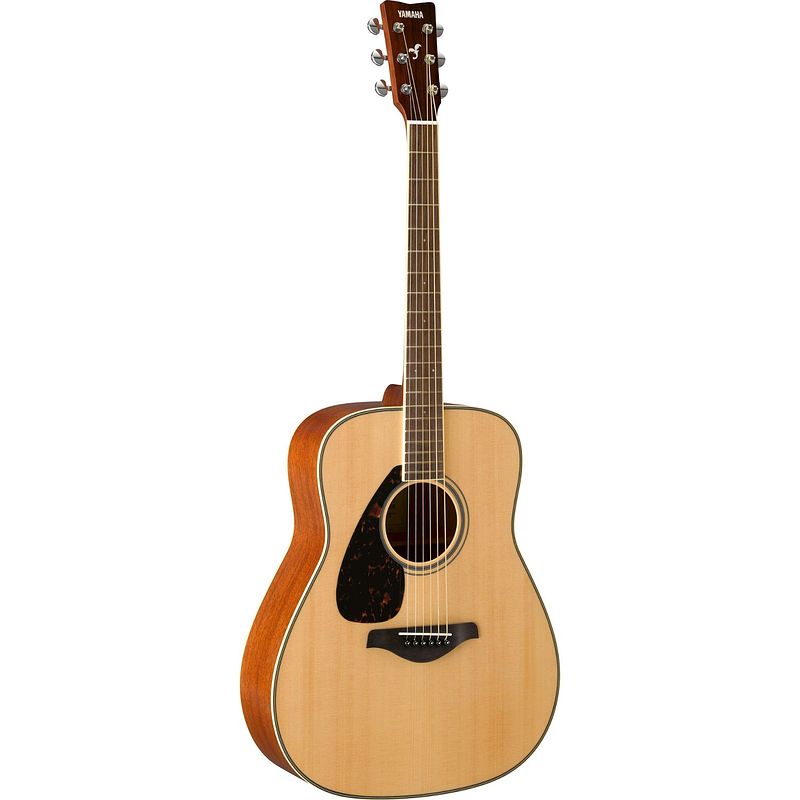 Foto van Yamaha fg820l nt ii natural linkshandige westerngitaar