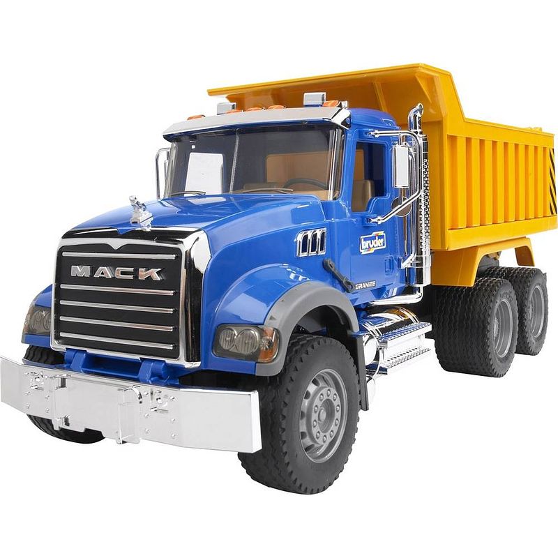 Foto van Bruder mack granite dump truck