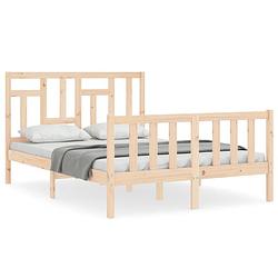 Foto van The living store massief grenenhouten bedframe - functioneel - 205.5 x 125.5 x 100 cm - multiplex lattenbodem