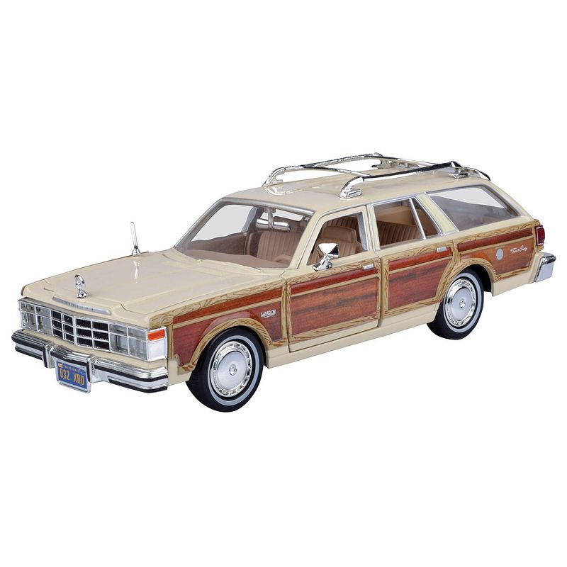 Foto van Modelauto chevrolet lebaron 1979 beige schaal 1:24/22 x 8 x 6 cm - speelgoed auto's