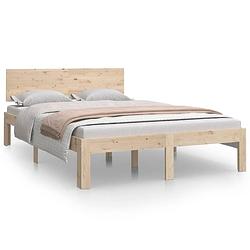 Foto van The living store houten bedframe - grenenhout - 195.5 x 123.5 x 69.5 cm - 120 x 190 cm