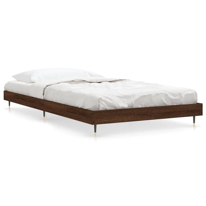 Foto van The living store bedframe - duurzaam - bedframes - afmetingen- 193x93x20 cm - kleur- bruineiken - materiaal- bewerkt