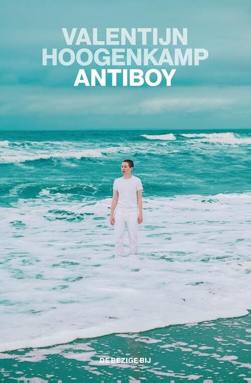 Foto van Antiboy - valentijn hoogenkamp - paperback (9789403174914)