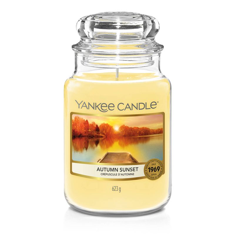 Foto van Yankee candle geurkaars large autumn sunset - 17 cm / ø 11 cm