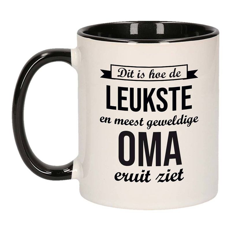 Foto van Leukste en meest geweldige oma cadeau koffiemok / theebeker wit met zwart 300 ml - feest mokken