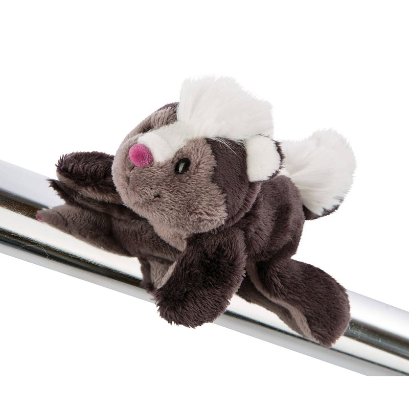 Foto van Nici knuffelstinkdier chiala junior 10 cm pluche/polyester bruin