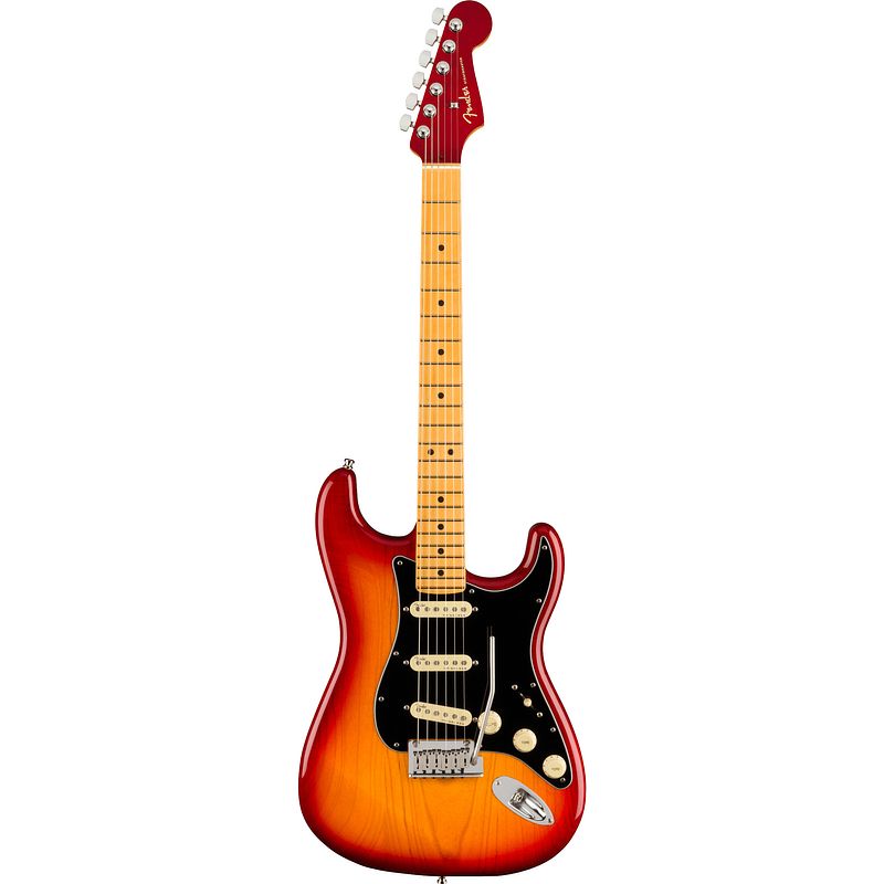 Foto van Fender american ultra luxe stratocaster plasma red burst mn elektrische gitaar met koffer