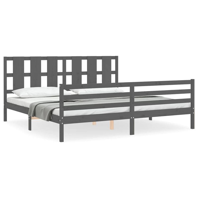 Foto van The living store bedframe - massief grenenhout - grijs - 205.5 x 205.5 x 100 cm - multiplex lattenbodem