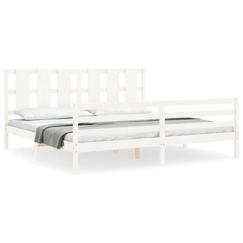 Foto van The living store bed grenenhout wit - 205.5 x 205.5 x 100 cm - multiplex lattenbodem