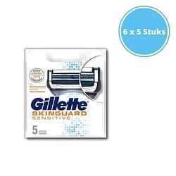 Foto van Gillette fusion skinguard sensitive razor blades - 5 stuks - 6 stuks