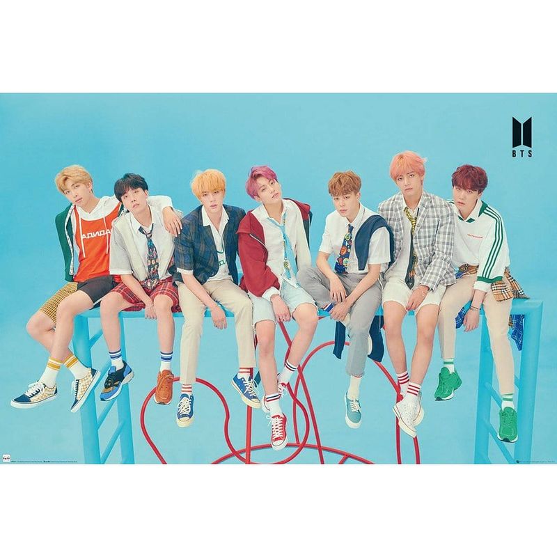 Foto van Gbeye bts group blue poster 91,5x61cm