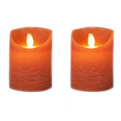 Foto van 2x stuks led kaarsen/stompkaarsen oranje d7,5 x h10 cm - led kaarsen