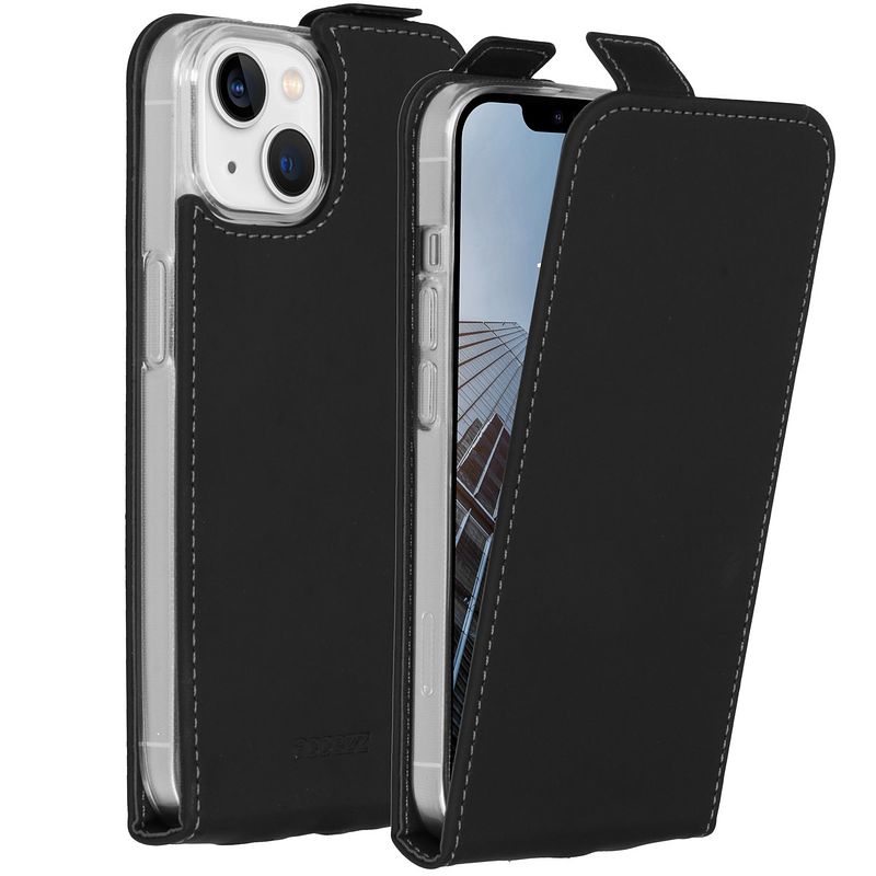 Foto van Accezz flipcase voor apple iphone 14 telefoonhoesje zwart