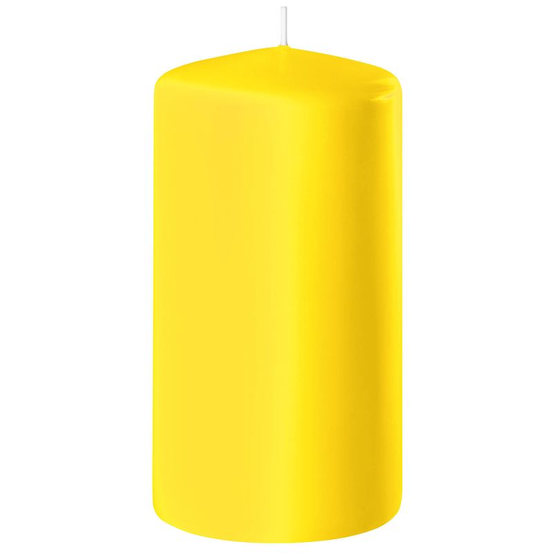 Foto van 1x gele cilinderkaars/stompkaars 6 x 12 cm 45 branduren - stompkaarsen