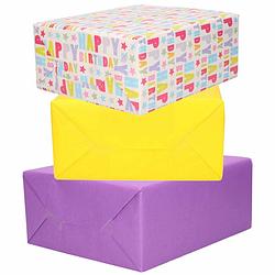 Foto van 3x rollen kraft inpakpapier geel/paars/happy birthday 200 x 70 cm - cadeaupapier