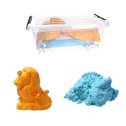 Foto van Banzaa moving sand speelzand blauw 2.5 kg modelleer zand in bak + mal leeuw