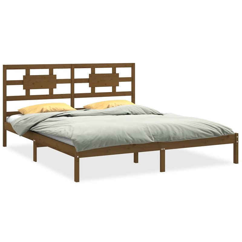 Foto van The living store houten bedframe - honingbruin - 205.5 x 205.5 x 100 cm - massief grenenhout