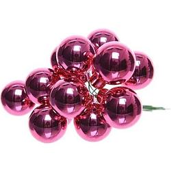 Foto van 50x fuchsia roze mini kerststukjes insteek kerstballetjes 2 cm van glas - kerststukjes