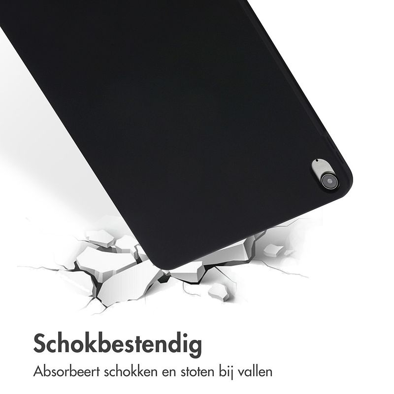 Foto van Accezz liquid silicone backcover met penhouder ipad air 5 (2022) / air 4 (2020) tablethoesje zwart