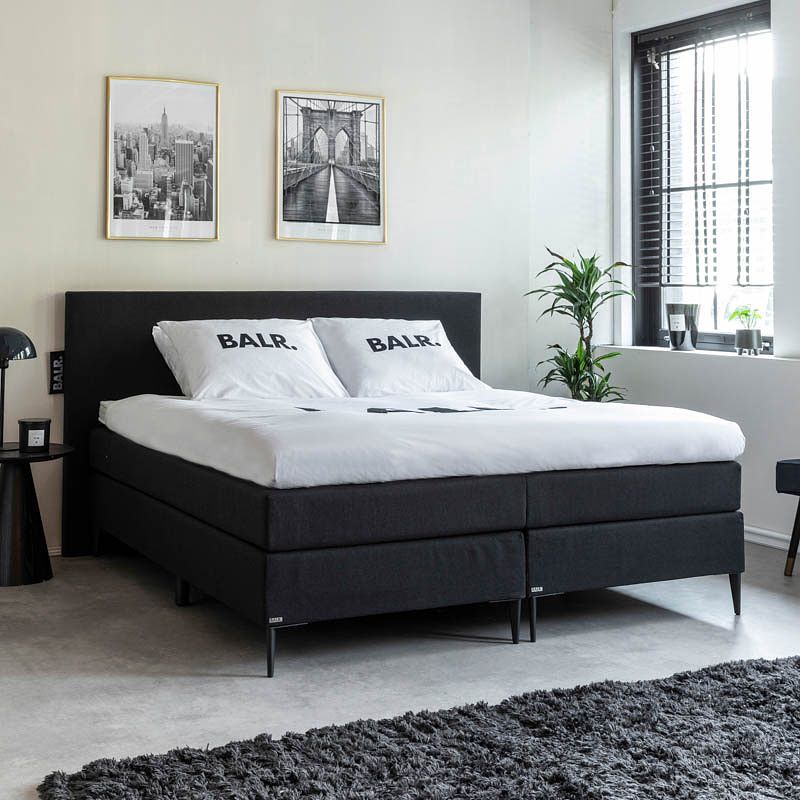 Foto van 2-persoons boxspring balr. hotel - zwart 180x200 cm - pocketvering - inclusief topper - dekbed-discounter.nl