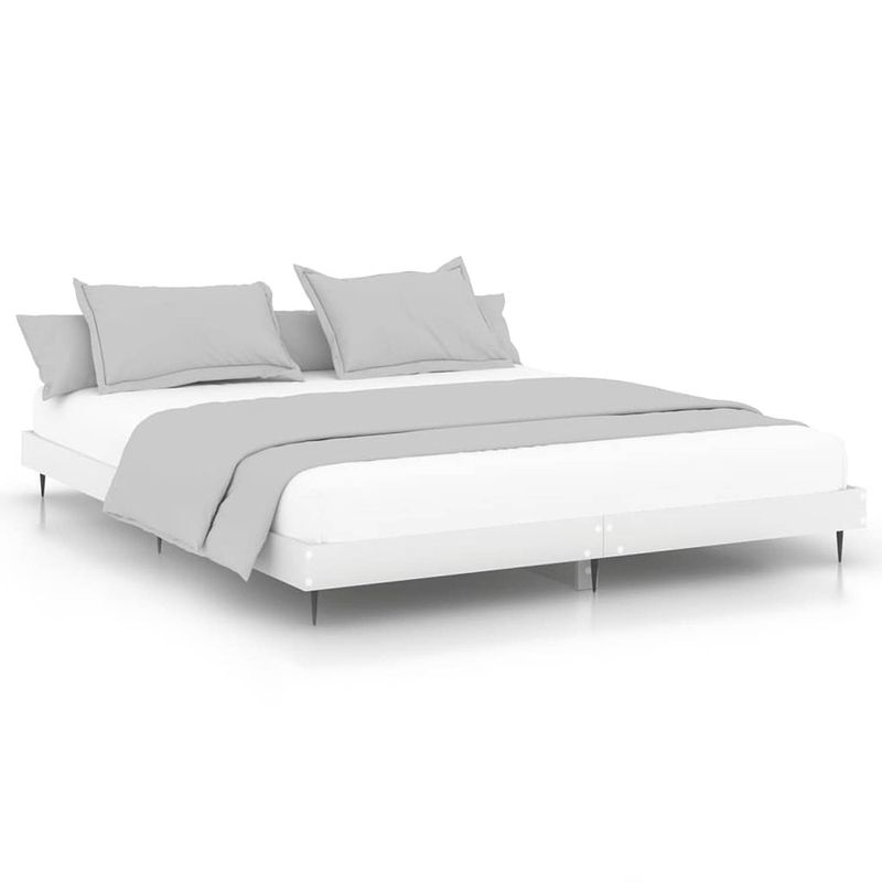 Foto van The living store bedframe wit - multiplex lattenbodem - 203x163x20 cm - duurzaam hout - metalen poten