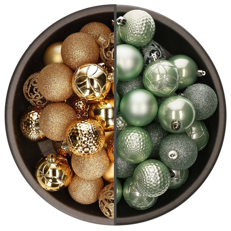 Foto van 74x stuks kunststof kerstballen mix van mintgroen en goud 6 cm - kerstbal